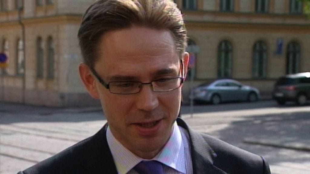 Katainen sanoi tiedotustilaisuudessa, ettei pyri pääministeriksi hinnalla millä hyvänsä.
