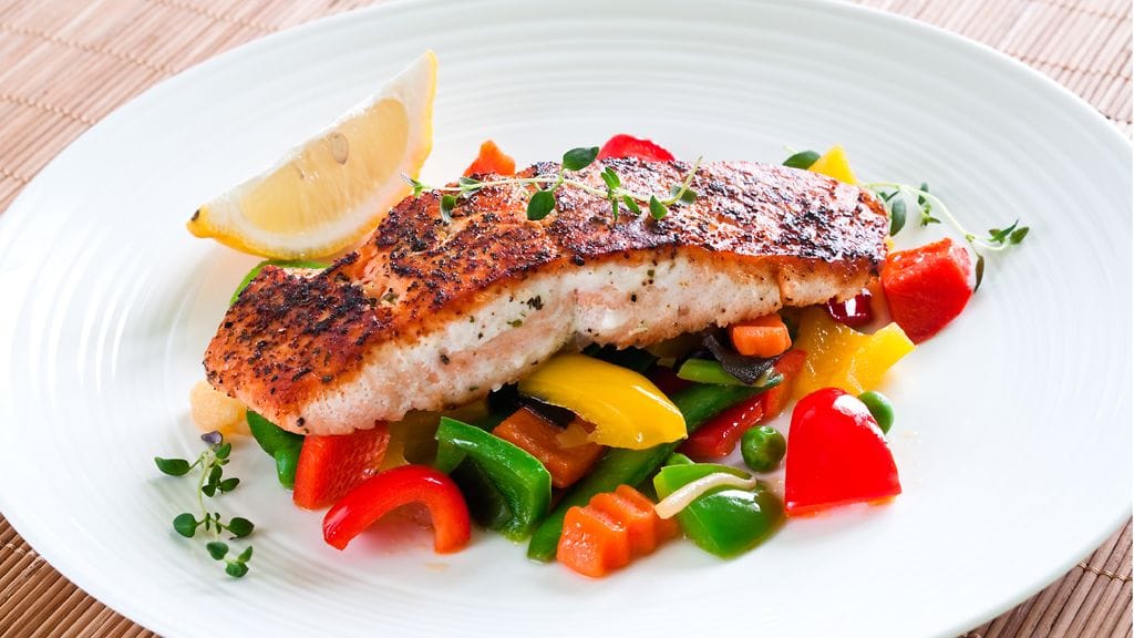 Ylensyöminen pysyy kurissa muutaman vinkin avulla.