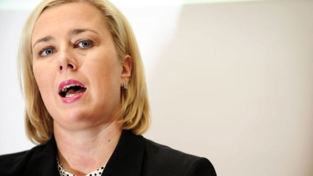 SDP:n puheenjohtaja Jutta Urpilainen tiedotustilaisuudessa Helsingissä 9. joulukuuta 2008. Oppositiopuolue SDP esitteli oman miljardiluokan elvytyspakettinsa.