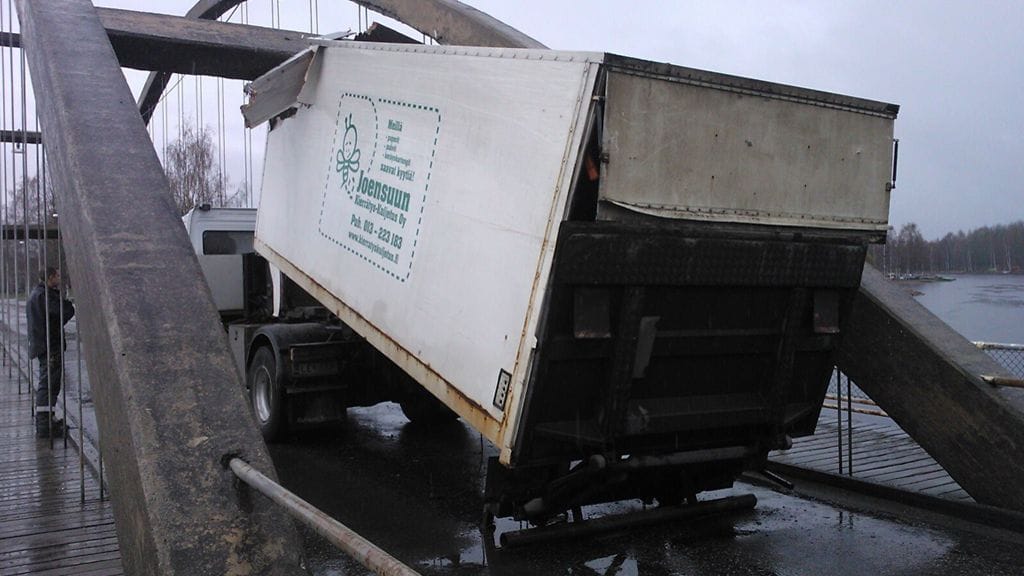 Lieksan siltaturma, kuva Pohjois-Karjalan poliisin Facebook-sivuilta