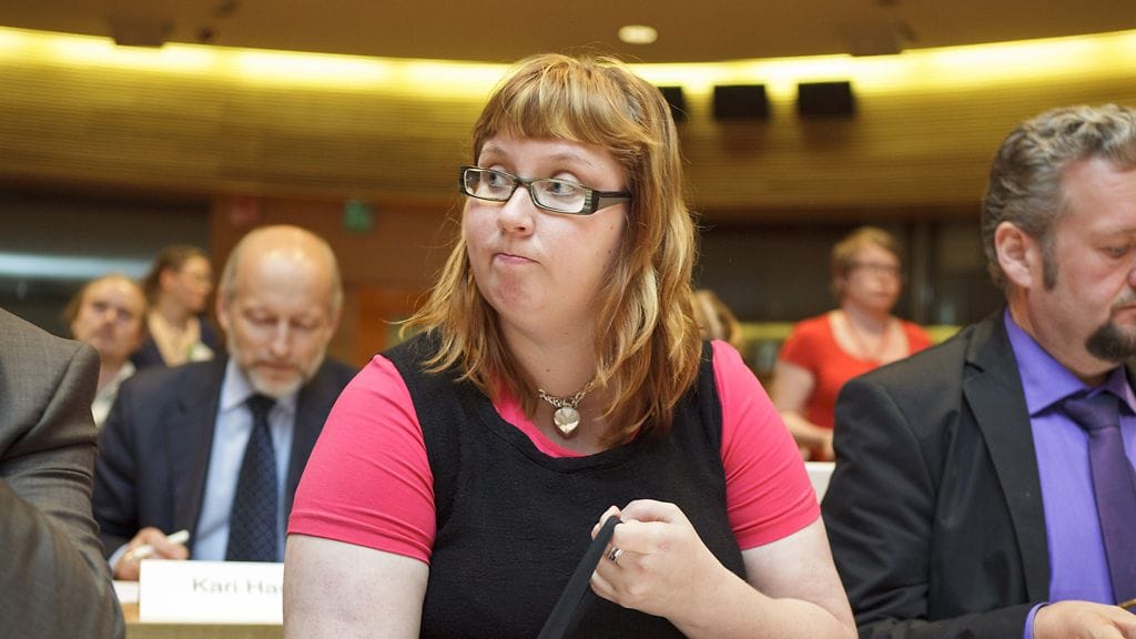 Liikenneministeri Merja Kyllönen.