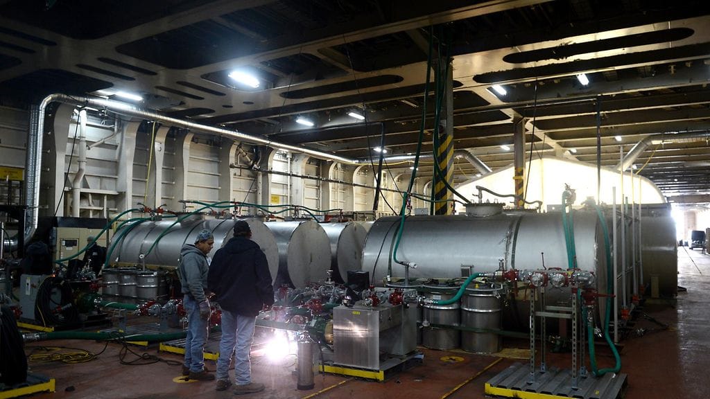 Yhdysvaltalaista Cape Ray -alusta valmisteltiin tammikuussa Syyrian kemiallisten aseiden hävittämisoperaatioon.