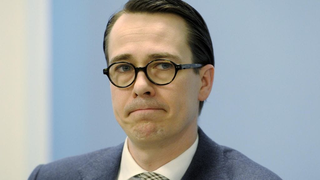 Haglund sanoi MTV:n Huomenta Suomessa, että diplomaattiset keinot olisi toivottava tapa puuttua Ukrainan konfliktiin, mutta hän ymmärtää myös kovistelua.