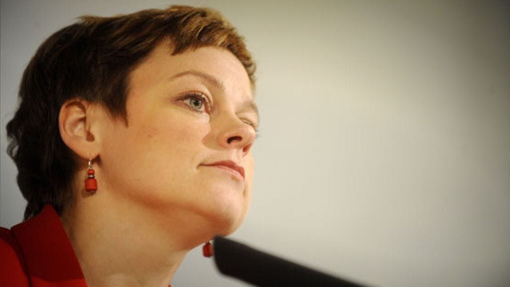 Ympäristöministeri Paula Lehtomäki (kesk.) löytää kokoomuksen ja keskustan väliltä isoja eroja. Kuva: Lehtikuva