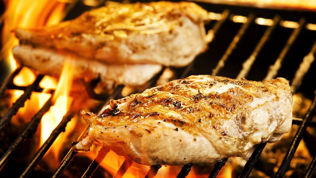 Grillaaminen on myös kohtalaisen terveellinen tapa kypsentää kanaa, jos öljyä käyttää kohtuudella.