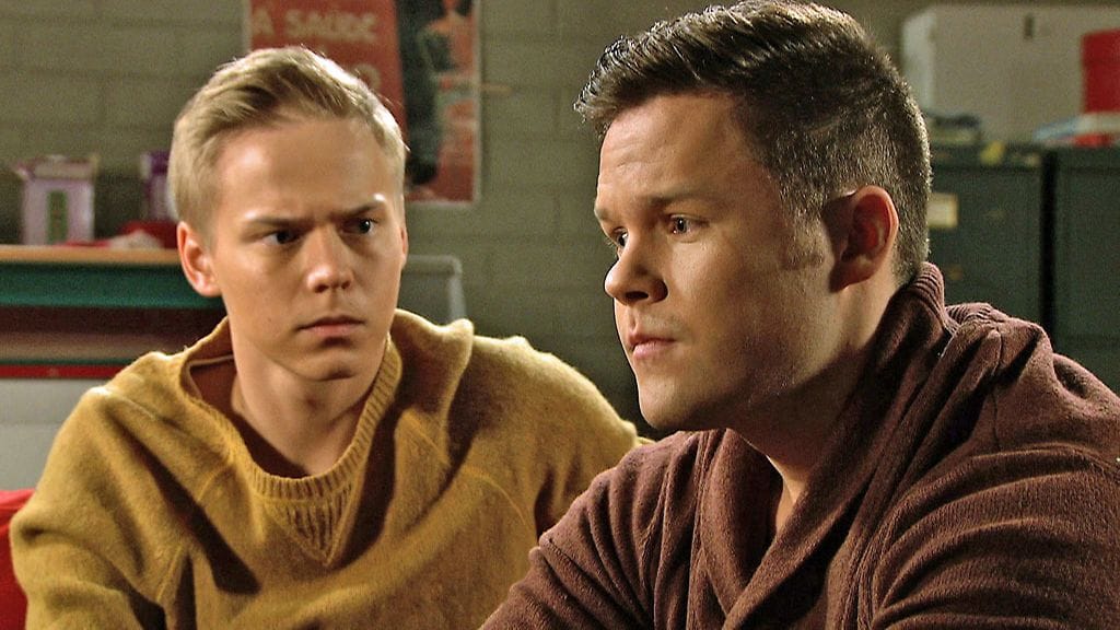 Salatut elämät - Elias ja Lari (Petteri Paavola ja Ronny Roslöf).