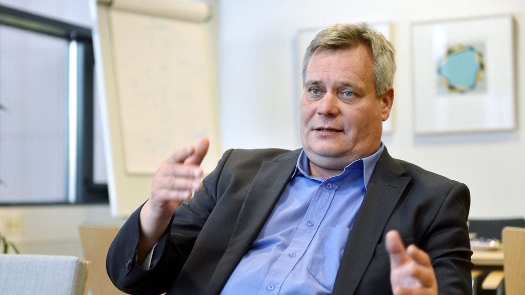 Ammattiliitto Pron puheenjohtaja Antti Rinne on tyytyväinen Nokian ratkaisuun myydä matkapuhelintoimintansa Microsoftille.