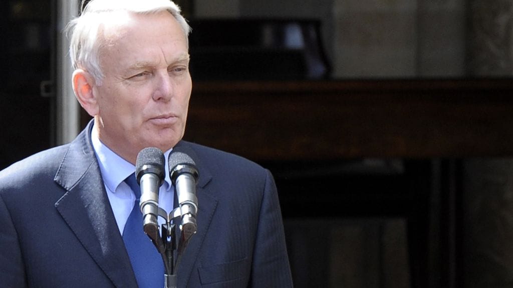 Jean-Marc Ayrault tapasi saksalaisen ja italialaisen kollegansa Roomassa ja kertoi kannastaan tiedotustilaisuudessa kokouksen jälkeen.