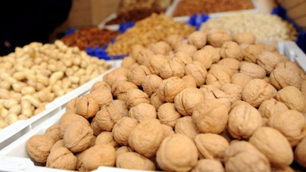 Pähkinäkoju Tuomaan markkinoilla Helsingissä