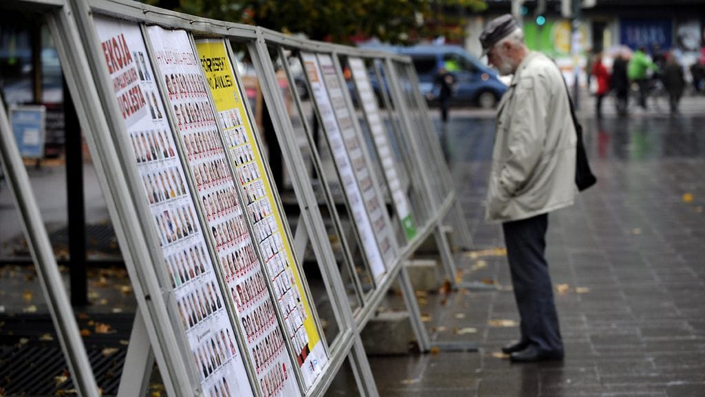 Kuntavaalien mainoksia Helsingin keskustassa 10. lokakuuta.
