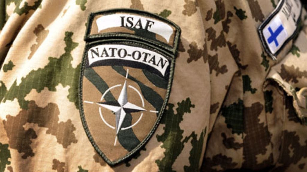 Suomalaisen rauhanturvaajan tunnukset Mazar-e-Sharifin tukikohdassa Afganistanissa 8. huhtikuuta 2010. (Lehtikuva)