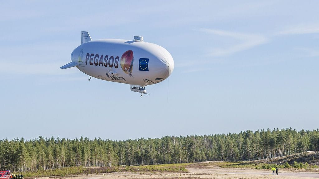 Kansainvälisten ilmakehätutkijoiden ilmalaiva Pegasos saapui iltapäivällä 1. toukokuuta 2013 Jämijärvelle Satakuntaan. 75 metriä pitkä zeppeliini saapui Jämijärvelle Ruotsin Skavstasta. Sen on määrä aloittaa ylihuomenna tutkimuslentonsa Satakunnassa ja Pirkanmaalla.