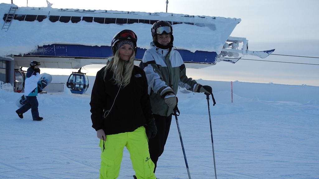 Helsinkiläiille Aliisa ja Eero Mikkolalle Levi on tuttu paikka. Isä ja tytär nauroivat törmäävänsä lomalla lähinnä rinteessä. Muutoin kummallakin on erilaiset mielenkiinnon kohteet.