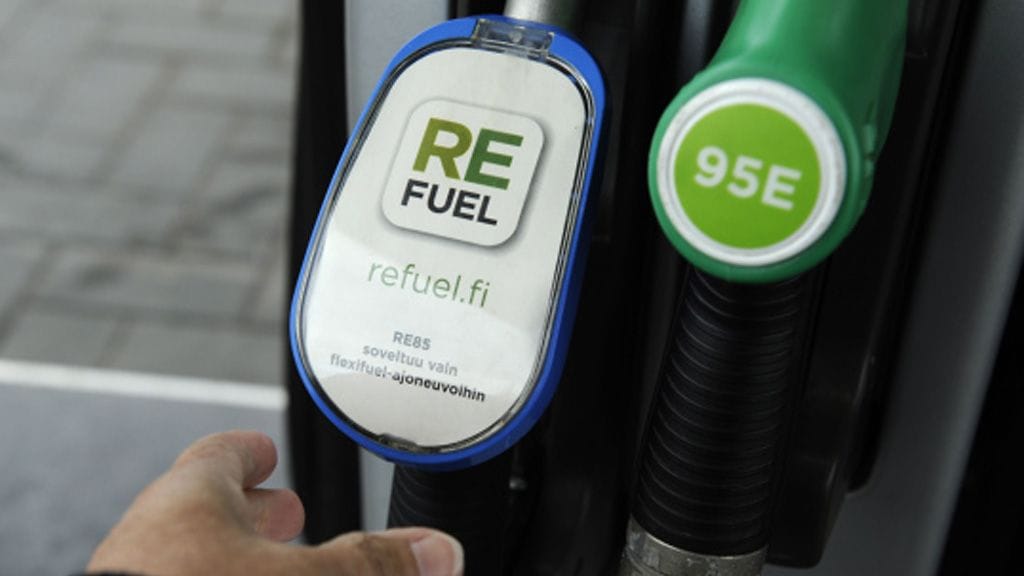 Flexifuel-autoihin tankattavan RE85-polttoaineen tankkauspiste.