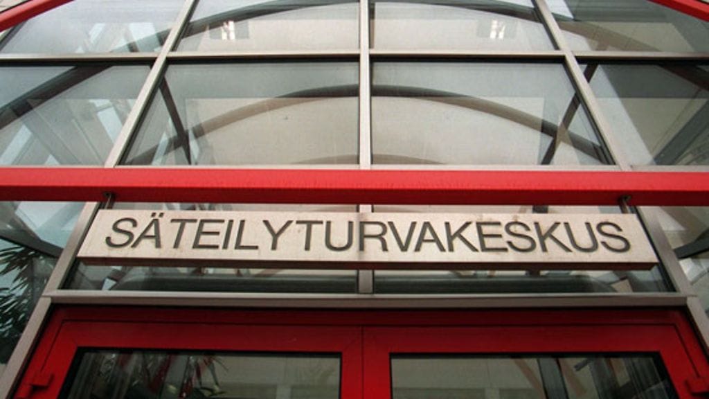 Säteilyturvakeskuksen pääsisäänkäynti