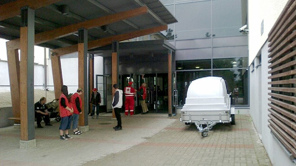 Sydän-Laukaan koululle on evakuoitu linja-autoilla n. 50 vihtavuoren kylän n.2500 asukkaasta.