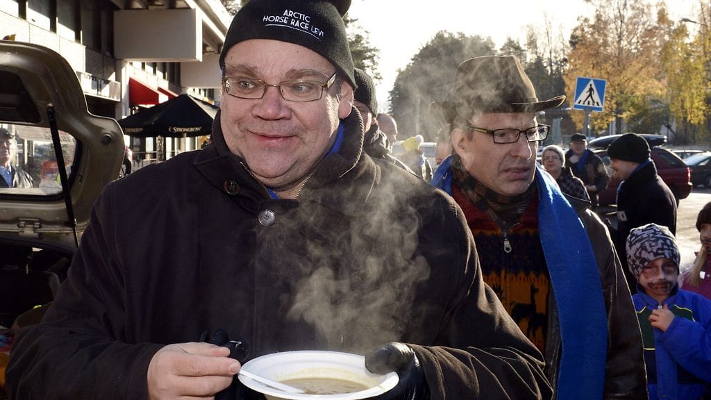 Perussuomalaisten puheenjohtaja Timo Soini kampanjoi Helsingin Jakomäessä 27. lokakuuta 2012.