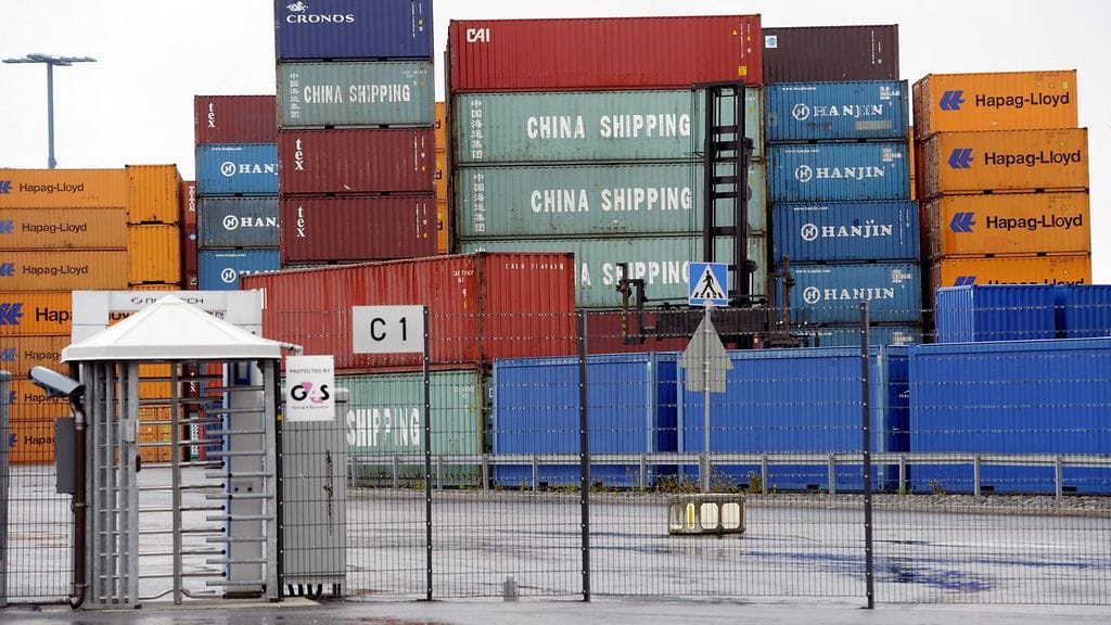 Viennin arvo nousi yli 20 prosenttia vuoden takaisessa. Kuvituskuva Vuosaaren satamsta.