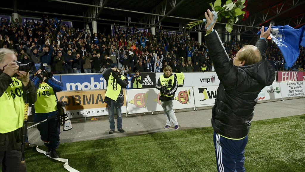 HJK:n päävalmentaja Antti Muurinen kiitti kannattajia HJK:n ja FC Lahden pelin jälkeen Helsingissä.