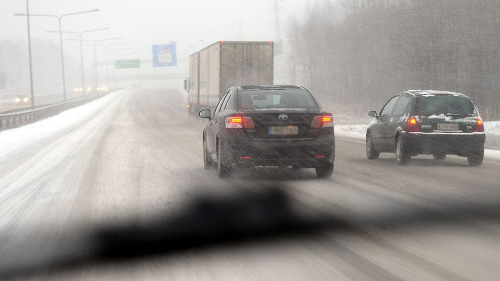 Ajokelin ennustetaan olevan huono tiistaiaamuna maan etelä- ja keskiosassa. Arkistokuva
