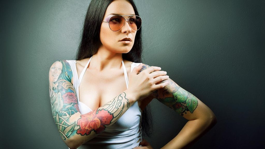 Tatuoitu nainen