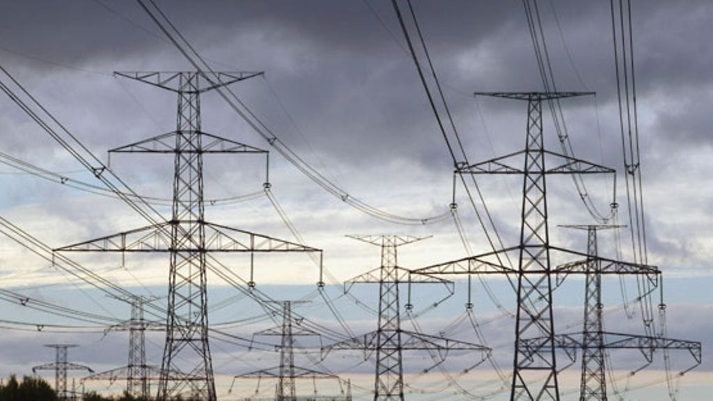 Suomalaiset ovat kyllästyneet korkeaan öljyn ja sähkön hintaan.