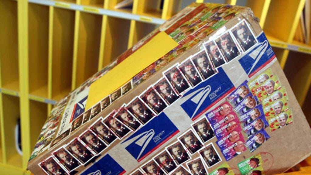 Amerikasta tilatut postipaketit saapuvat tilaajalleen entistä helpommin. Kuva: Lehtikuva.