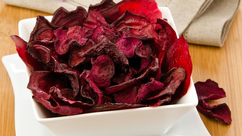 Punajuurisipsit ovat oivallista evästä lentokoneeseen.