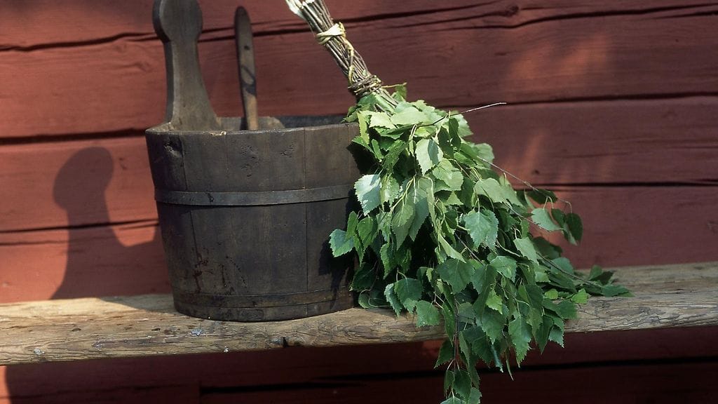 Vasta vai vihta? Aivan sama, kunhan nautit löylyistä.