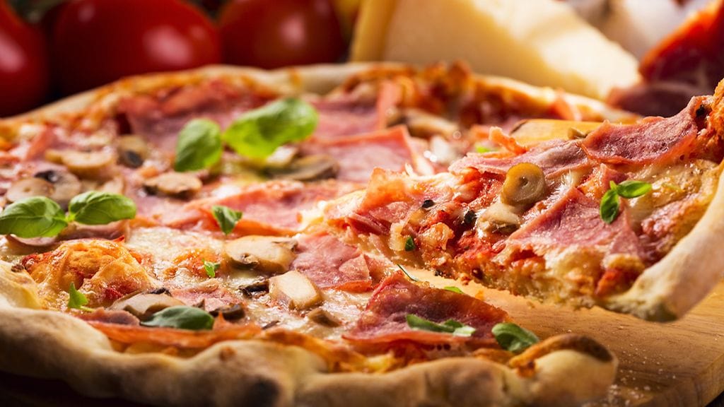 Yksi ylimääräinen vaihe takaa täydellisen pizzapohjan.