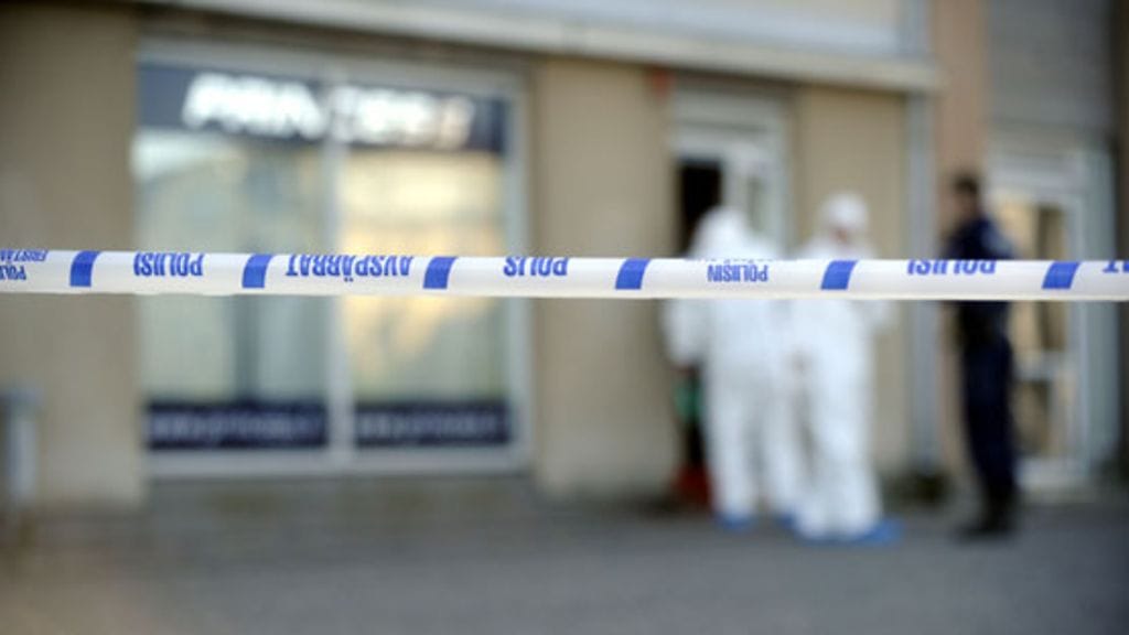 Helsingin Katajanokalla elokuussa 2010 tapahtuneen venemiljonäärin Mikko Alasen kuolema on edelleen selvittämättä.