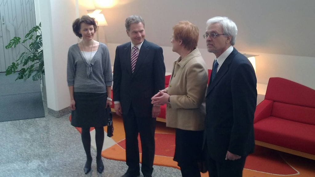 Presidentti Halonen ja tohtori Arajärvi ovat kutsuneet varatuomari Niinistön puolisoineen Mäntyniemeen tänään.