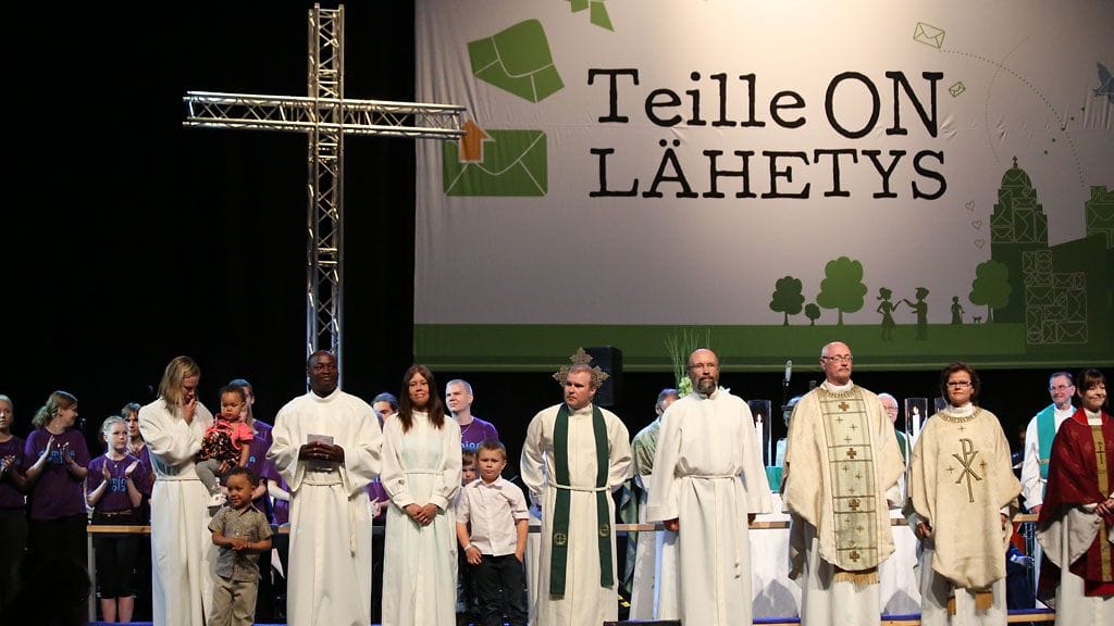 Lähetystyöhön siunattiin kaikkiaan kuusi uutta lähetystyöntekijää.