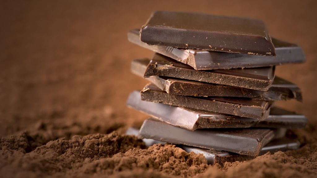 Suklaan sisältämät flavonoidit ovat terveellisiä.