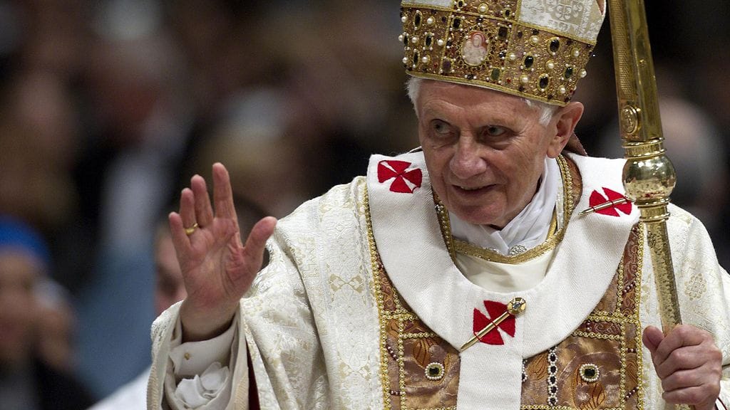 Vatikaanin mukaan paaville pyritään löytämään seuraaja pääsiäiseen mennessä.