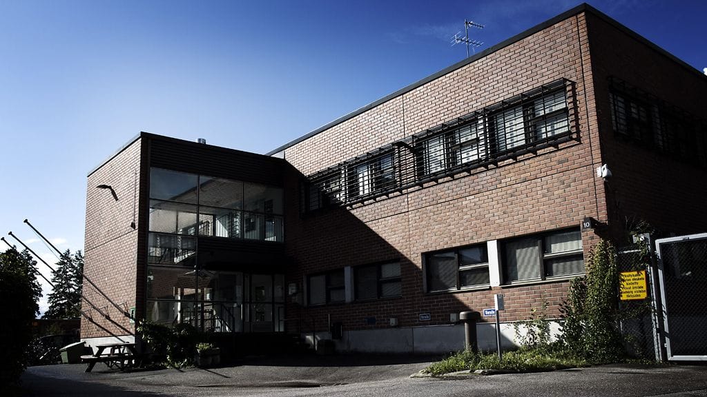 Kuvassa Metsälän säilöönottokeskus.