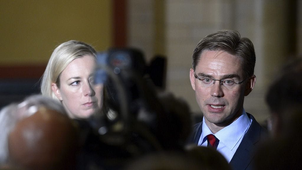 Ministerit Jutta Urpilainen ja Jyrki Katainen puhuvat tiedotustilaisuudessa hallituksen budjettineuvotteluista Säätytalolla Helsingissä 29. elokuuta 2012.