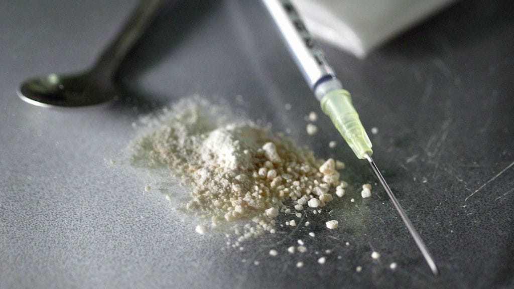 Ennen kovia aineita käyttänyt Ripa kertoo ottavansa nykyisin elämän vastaan päivä kerrallaan.