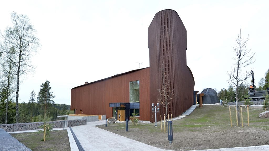 Luontokeskus Haltia Nuuksion Solvallassa esiteltiin 13. toukokuuta 2013. Luontokeskus Haltian sisäänkäynti.