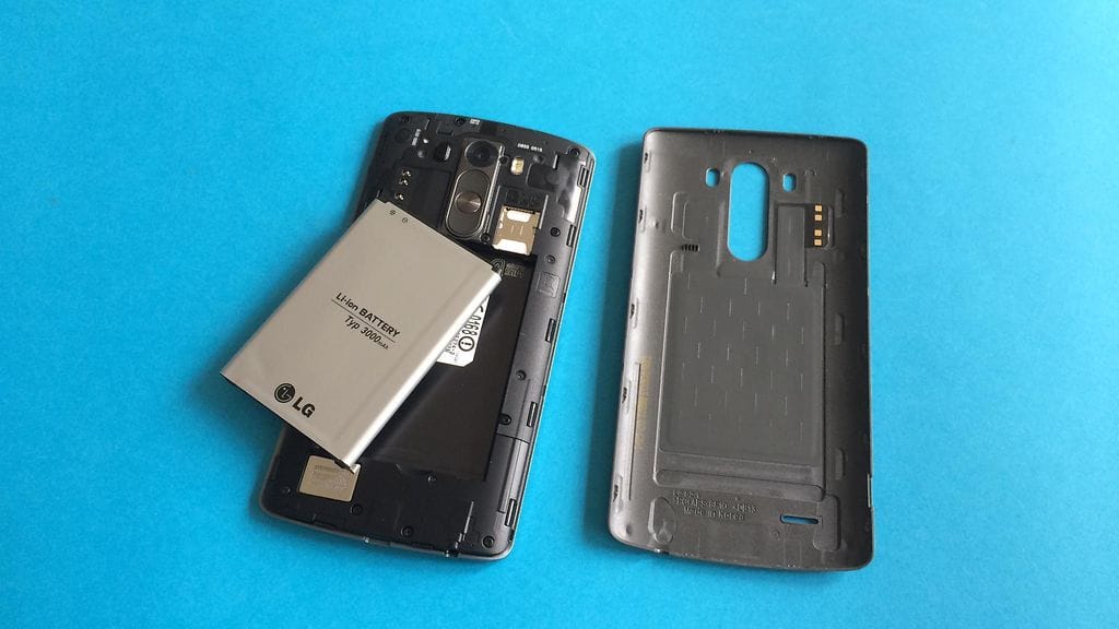 Akun aitoutta ei kannata kokeilla puraisemalla. Seurauksena voi olla räjähdys.