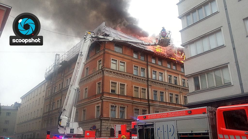 Katto paloi Punavuoressa Helsingissä 20.5.2013.