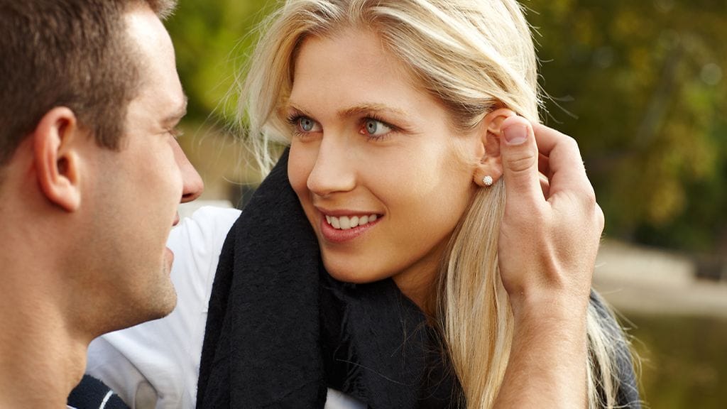 Muun muassa tunteiden näyttäminen julkisilla paikoilla kuuluu asioihin, joita miehet kadehtivat naisten elämästä.