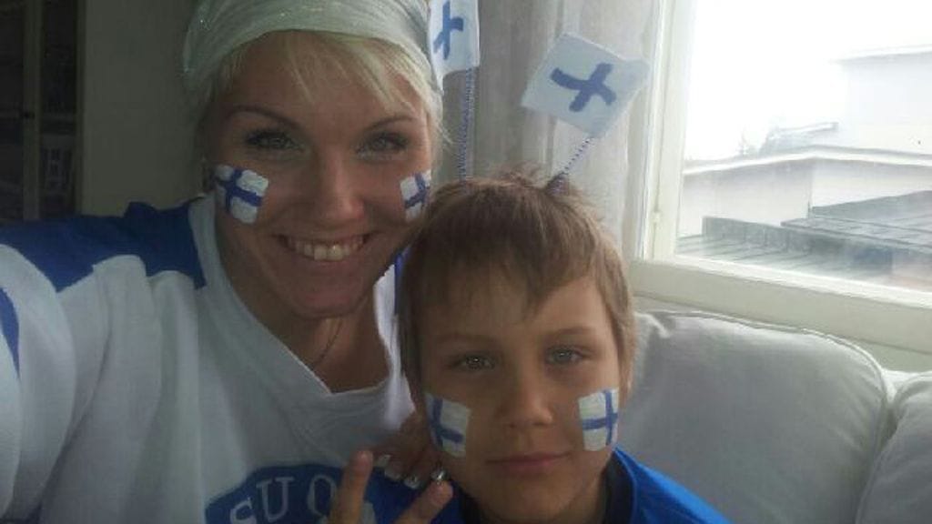 Hyvä Suomi! kannusti tämä sinivalkoinen parivaljakko.