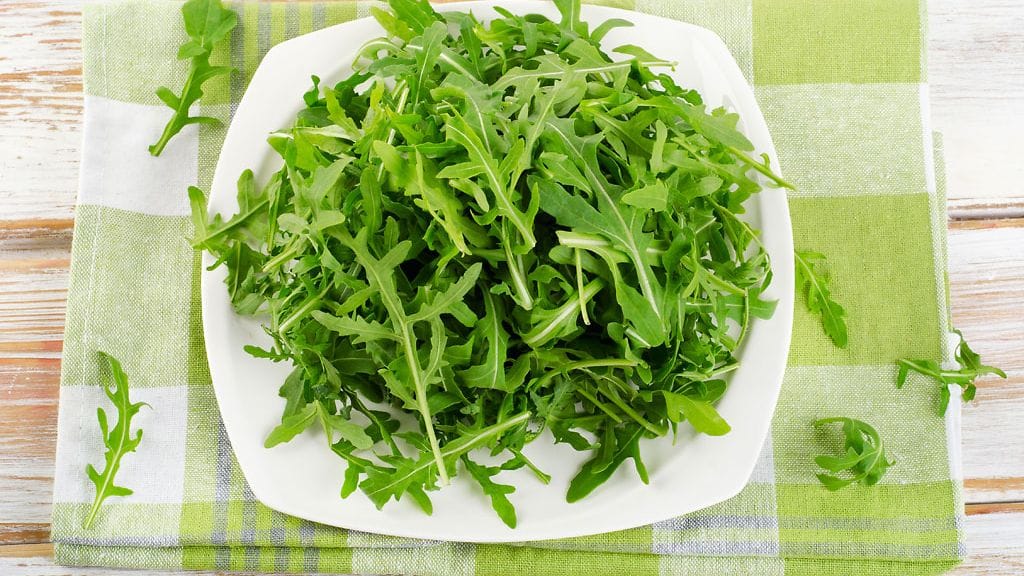 Rucolan, kuten muidenkin kitkerien ruokien syöminen hillitsee tehokkaasti nälkää.