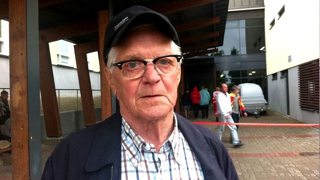 Pekka Ahonen muistaa, miten vuoden 1967 räjähdyksen jälkeen löytyi ruumiiden kappaleita lähimaastosta.