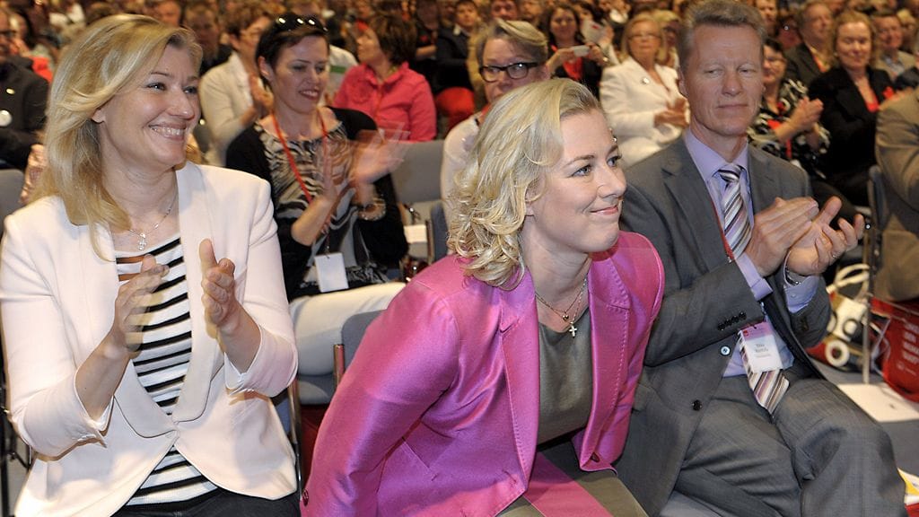 Urpilainen valittiin jatkamaan puheenjohtajana SDP:n puoluekokouksessa Helsingissä perjantaina 25. toukokuuta 2012.