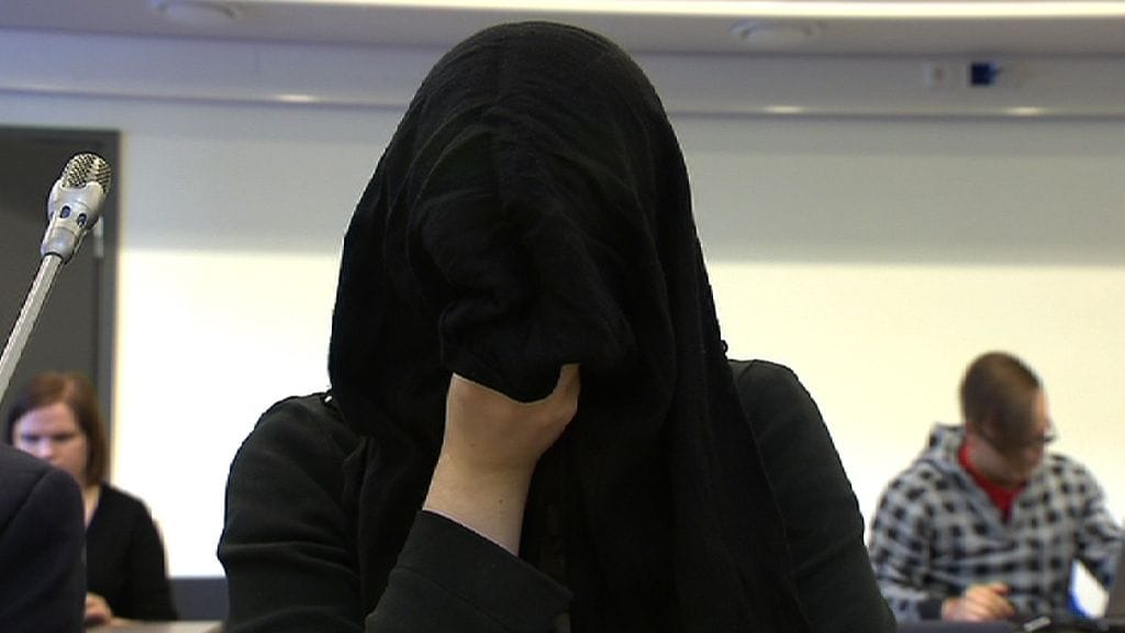 Vauvasurmista epäilty äiti Hyvinkään käräjäoikeudessa..