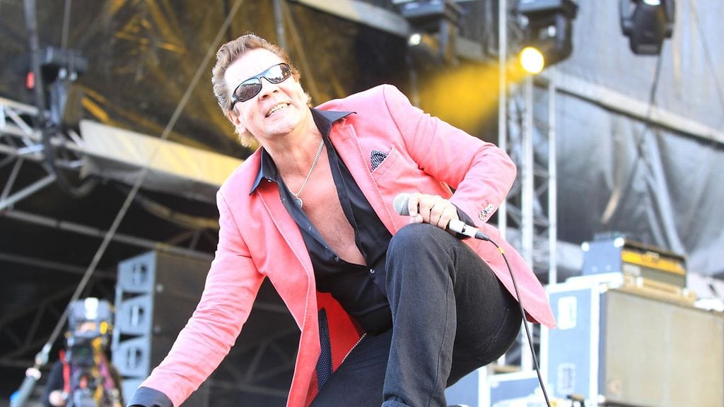 Popeda jaksaa innostaa kansaa. Kuvassa laulaja Pate Mustajärvi kesällä 2014.