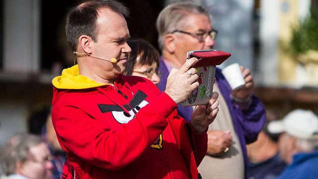 Rovio-yhtiön Peter Vesterbacka toivoi tänä aamuna SuomiAreenalla Porissa Suomen rummuttavan koulutustaan enemmän maailmalla.