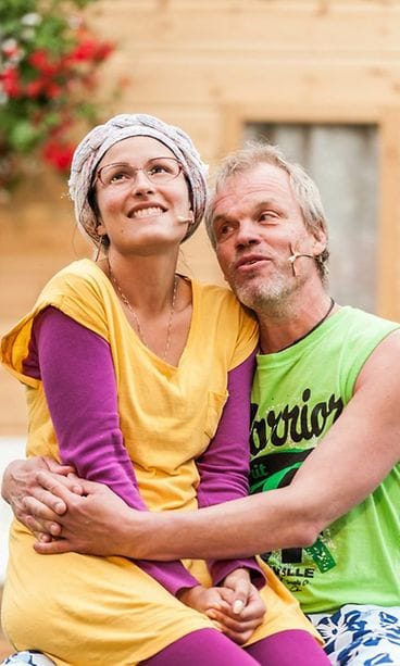 Maria Lund Kievarin Teatterin Kesälempeä-näytelmän roolissa.